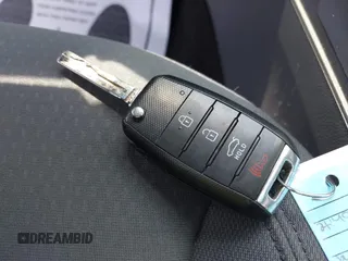 2015 Kia Optima LX z VIN KNAGM4A70F5649084, wystawiony jako IAAI lot #42231976 z przebiegiem 152 545 mil mil oraz . Historia ofert i sprzedaży dostępna na DreamBid. Obrazek 11.
