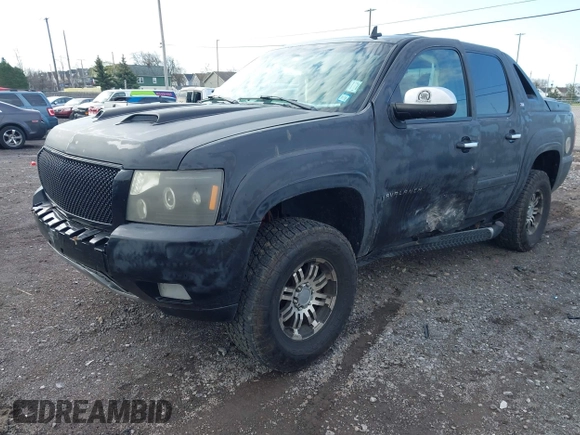 2007 Chevrolet Avalanche LTZ z VIN 3GNFK12357G286474, wystawiony jako IAAI lot #42110263 z przebiegiem 282 901 mil mil oraz . Historia ofert i sprzedaży dostępna na DreamBid. Obrazek 2.