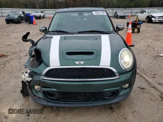 2014 MINI Clubman S z VIN WMWZG3C53ET800872, wystawiony jako Copart lot #45031435 z przebiegiem 135 139 mil mil oraz Szkoda całkowita • Salvage title. Historia ofert i sprzedaży dostępna na DreamBid. Obrazek 5.