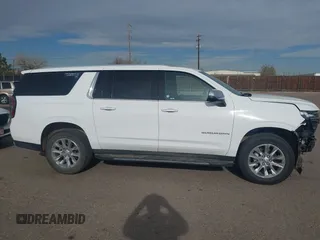 2023 Chevrolet Suburban Premier z VIN 1GNSKFKD5PR511819, wystawiony jako IAAI lot #41899310 z przebiegiem 40 355 mil mil oraz . Historia ofert i sprzedaży dostępna na DreamBid. Obrazek 13.