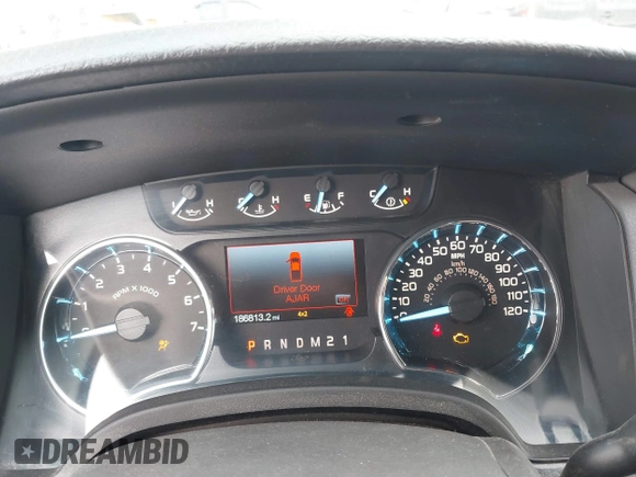 2011 Ford F-150 XLT with VIN 1FTFW1ET9BFA13928, listed as a IAAI auction lot 41745623 with 186,813 mi miles. Bid and sale history available at carsss.com. Image 7.