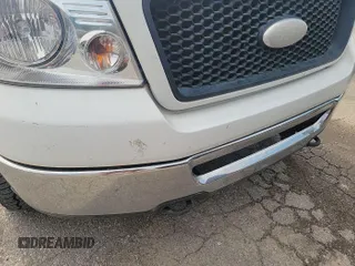2006 Ford F-150 XLT z VIN 1FTRW14W86KB70923, wystawiony jako IAAI lot #42852626 z przebiegiem 126 037 mil mil oraz . Historia ofert i sprzedaży dostępna na DreamBid. Obrazek 19.