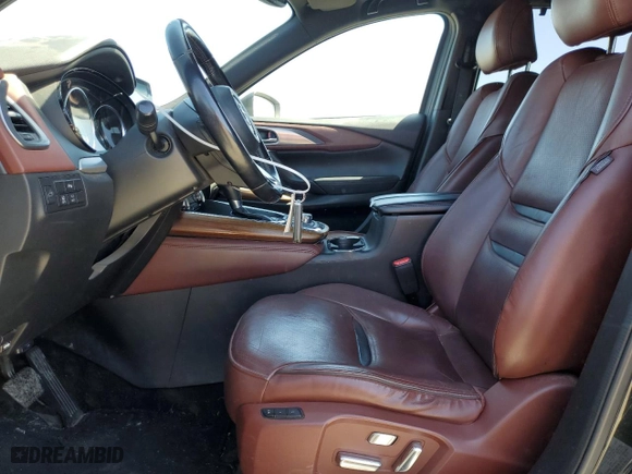 2018 Mazda CX-9 Signature with VIN JM3TCBEY9J0207557, listed as a Copart auction lot 52054325 with 158,992 mi miles and Clean Title. Bid and sale history available at carsss.com. Image 7.