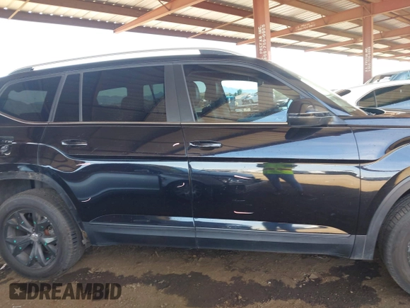 2018 Volkswagen Atlas SE with VIN 1V2CP2CA1JC600999, listed as a IAAI auction lot 42339421 with 133,490 mi miles and . Bid and sale history available at DreamBid. Image 14.