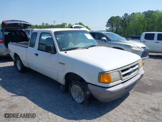 1997 Ford Ranger Splash with VIN 1FTCR14U1VPA69767, listed as a IAAI auction lot 42016142 with 261,438 mi miles. Bid and sale history available at carsss.com. Image 1.
