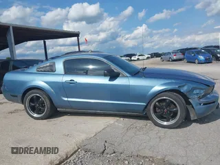 2005 Ford Mustang Deluxe с VIN 1ZVFT80N155168894, выставлен на аукционе IAAI как лот 42331054 с пробегом 194 939 миль миль и . История ставок и продаж доступна на DreamBid. Изображение 13.