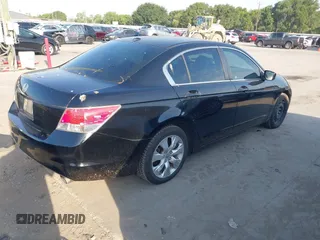 2010 Honda Accord EX-L z VIN 1HGCP2F88AA135077, wystawiony jako IAAI lot #42245100 z przebiegiem 149 394 mil mil oraz . Historia ofert i sprzedaży dostępna na DreamBid. Obrazek 4.