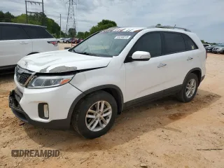 2015 Kia Sorento LX z VIN 5XYKT4A66FG643952, wystawiony jako Copart lot #53346815 z przebiegiem 160 423 mil mil oraz Szkoda całkowita • Salvage title. Historia ofert i sprzedaży dostępna na DreamBid. Obrazek 1.