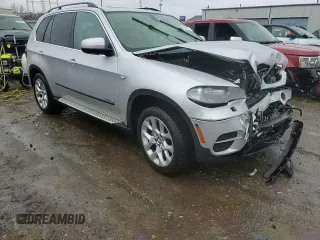 2013 BMW X5 xDrive35i z VIN 5UXZV4C54D0E10167, wystawiony jako Copart lot #86497414 z przebiegiem 95 519 mil mil oraz Szkody całkowita. Historia ofert i sprzedaży dostępna na DreamBid. Obrazek 14.