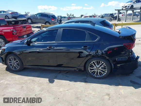 2023 Kia Forte GT-Line z VIN 3KPF54AD2PE610570, wystawiony jako IAAI lot #41744796 z przebiegiem 32 700 mil mil oraz . Historia ofert i sprzedaży dostępna na DreamBid. Obrazek 14.