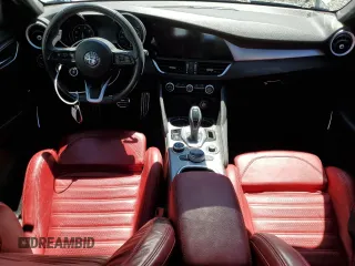 2022 Alfa Romeo Giulia Veloce с VIN ZARFAMBNXN7664866, выставлен на аукционе Copart как лот 55639185 с пробегом Не указан миль и Списание • Salvage title. История ставок и продаж доступна на DreamBid. Изображение 8.