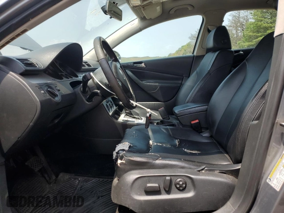 2008 Volkswagen Passat Komfort с VIN WVWAK73C68P082414, выставлен на аукционе Copart как лот 61903505 с пробегом 118 352 миль миль и Списание • Salvage title. История ставок и продаж доступна на DreamBid. Изображение 7.