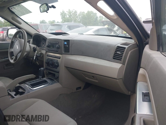 2005 Jeep Grand Cherokee Laredo z VIN 1J4GR48K75C719070, wystawiony jako IAAI lot #42673745 z przebiegiem 181 152 mil mil oraz . Historia ofert i sprzedaży dostępna na DreamBid. Obrazek 5.