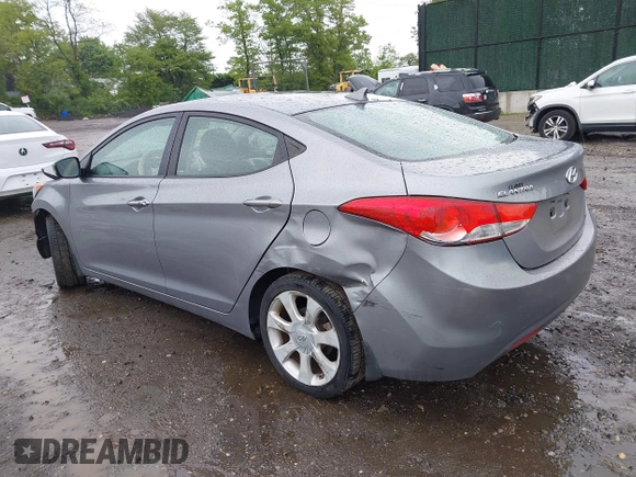 2013 Hyundai Elantra GLS z VIN KMHDH4AE1DU646038, wystawiony jako IAAI lot #42274868 z przebiegiem 81 253 mil mil oraz . Historia ofert i sprzedaży dostępna na DreamBid. Obrazek 3.