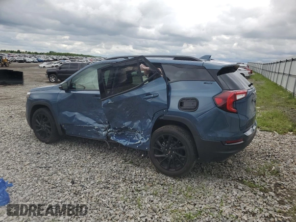 2024 GMC Terrain SLT z VIN 3GKALVEG7RL255280, wystawiony jako Copart lot #55603495 z przebiegiem 22 434 mil mil oraz Szkoda całkowita • Salvage title. Historia ofert i sprzedaży dostępna na DreamBid. Obrazek 2.