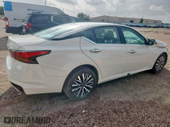 2025 Nissan Altima SV z VIN 1N4BL4DV6SN372211, wystawiony jako Copart lot #60165505 z przebiegiem 5 908 mil mil oraz Czysty tytuł • Clean title. Historia ofert i sprzedaży dostępna na DreamBid. Obrazek 3.