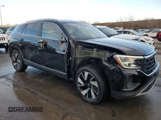 2024 Volkswagen Atlas SEL with VIN 1V2BE2CA4RC210962, listed as a Copart auction lot 46136285 with 13,950 mi miles and Salvage title. Bid and sale history available at DreamBid. Image 4.