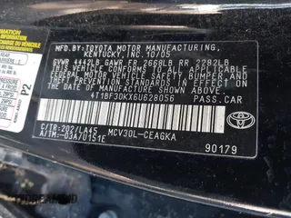 2006 Toyota Camry LE z VIN 4T1BF30KX6U628056, wystawiony jako IAAI lot #42410228 z przebiegiem 197 487 mil mil oraz . Historia ofert i sprzedaży dostępna na DreamBid. Obrazek 9.