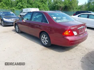 2001 Toyota Avalon XL z VIN 4T1BF28B61U144974, wystawiony jako IAAI lot #42112377 z przebiegiem 168 311 mil mil oraz . Historia ofert i sprzedaży dostępna na DreamBid. Obrazek 3.