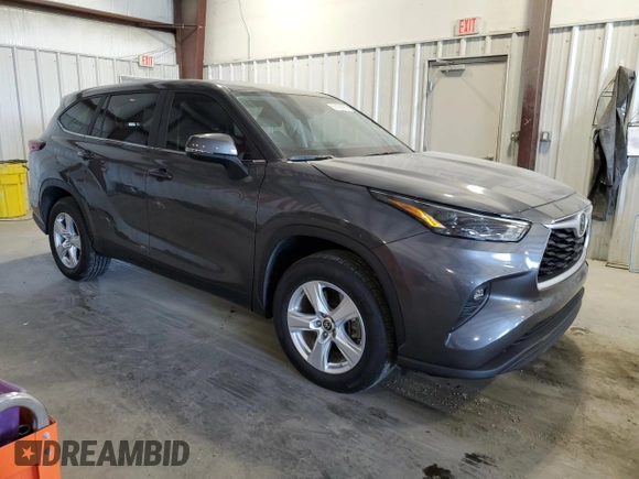 2024 Toyota Highlander LE with VIN 5TDKDRAH4RS529743, listed as a Copart auction lot 53196865 with 31,678 mi miles and Salvage title. Bid and sale history available at DreamBid. Image 4.