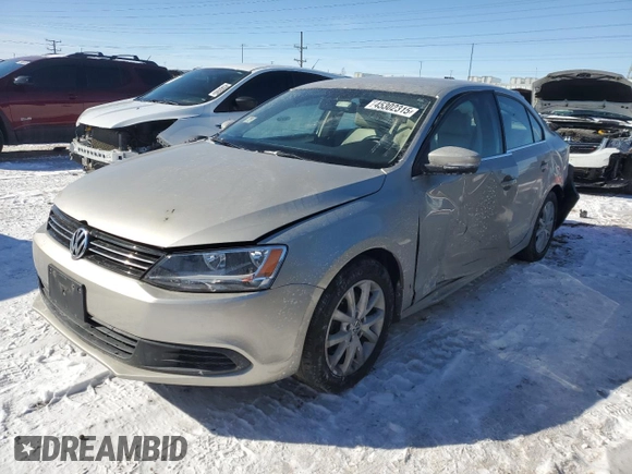 2013 Volkswagen Jetta SE z VIN 3VWDX7AJ8DM232729, wystawiony jako Copart lot #45302315 z przebiegiem 121 938 mil mil oraz Szkoda całkowita • Salvage title. Historia ofert i sprzedaży dostępna na DreamBid. Obrazek 1.