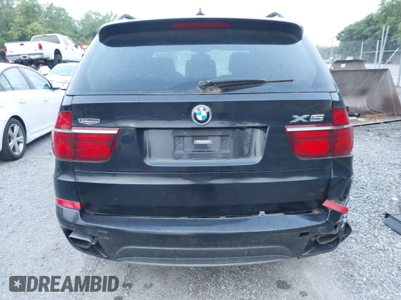 2013 BMW X5 xDrive50i с VIN 5UXZV8C57D0C15445, выставлен на аукционе IAAI как лот 42508989 с пробегом 102 212 миль миль и . История ставок и продаж доступна на DreamBid. Изображение 17.