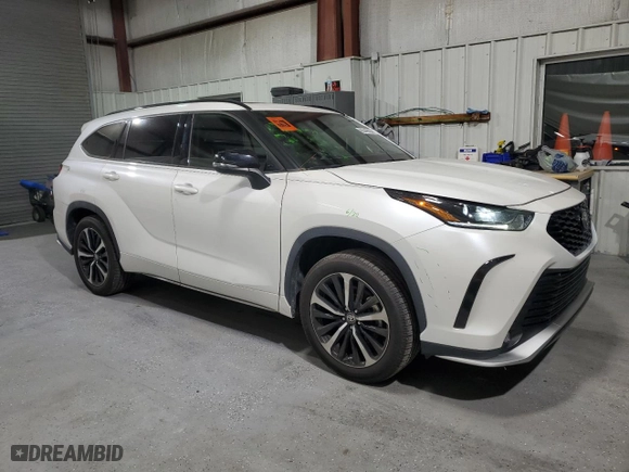 2021 Toyota Highlander XSE with VIN 5TDLZRBH0MS061538, listed as a Copart auction lot 85448864 with 76,237 mi miles and Salvage Title. Bid and sale history available at carsss.com. Image 4.