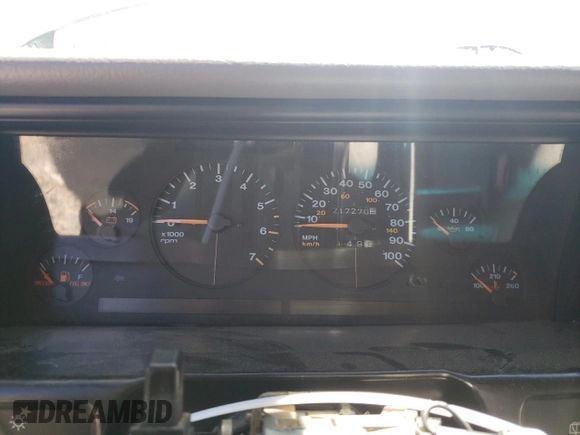 1994 Jeep Grand Cherokee Limited with VIN 1J4GZ78Y0RC190766, listed as a Copart auction lot 54628055 with 217,270 mi miles and Salvage title. Bid and sale history available at DreamBid. Image 9.