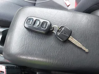 2004 Pontiac Vibe z VIN 5Y2SL62844Z467591, wystawiony jako IAAI lot #42320193 z przebiegiem 243 212 mil mil oraz . Historia ofert i sprzedaży dostępna na DreamBid. Obrazek 11.