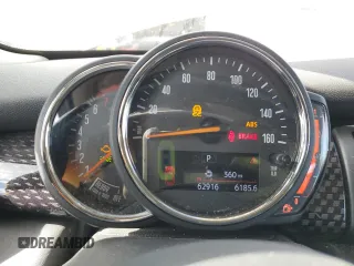 2019 MINI Hardtop 4 Door Cooper S z VIN WMWXU3C56K2H86566, wystawiony jako Copart lot #54783635 z przebiegiem 62 916 mil mil oraz Szkoda całkowita • Salvage title. Historia ofert i sprzedaży dostępna na DreamBid. Obrazek 9.