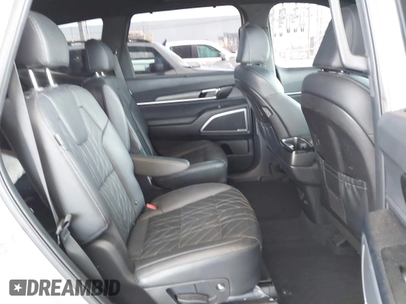 2023 Kia Telluride EX X-Line z VIN 5XYP3DGC0PG395945, wystawiony jako IAAI lot #42544923 z przebiegiem 19 046 mil mil oraz . Historia ofert i sprzedaży dostępna na DreamBid. Obrazek 8.