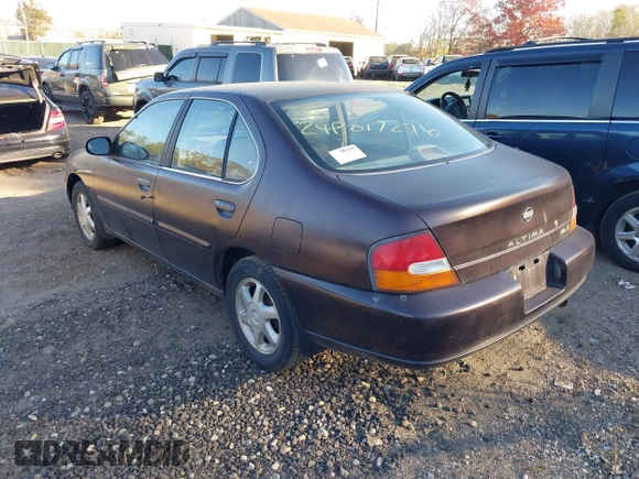 1999 Nissan Altima XE with VIN 1N4DL01D1XC193705, listed as a IAAI auction lot 40880059 with 183,605 mi miles. Bid and sale history available at carsss.com. Image 3.
