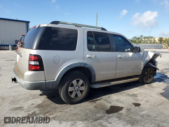 2007 Ford Explorer XLT z VIN 1FMEU73867UA47570, wystawiony jako Copart lot #56830095 z przebiegiem 207 932 mil mil oraz Szkoda całkowita • Salvage title. Historia ofert i sprzedaży dostępna na DreamBid. Obrazek 3.