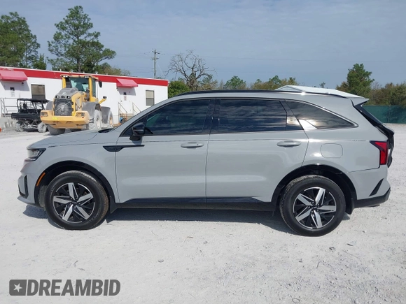 2023 Kia Sorento EX z VIN 5XYRH4LF9PG229689, wystawiony jako IAAI lot #41893442 z przebiegiem 17 906 mil mil oraz . Historia ofert i sprzedaży dostępna na DreamBid. Obrazek 15.
