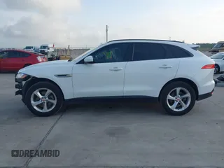 2017 Jaguar F-Pace 35t Premium z VIN SADCJ2BV1HA091773, wystawiony jako IAAI lot #42289518 z przebiegiem 130 935 mil mil oraz . Historia ofert i sprzedaży dostępna na DreamBid. Obrazek 14.