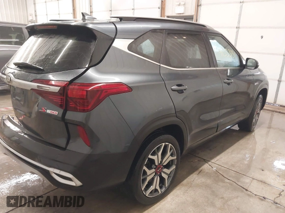 2021 Kia Seltos S with VIN KNDEUCA20M7133947, listed as a IAAI auction lot 41333131 with 28,106 mi miles. Bid and sale history available at carsss.com. Image 4.
