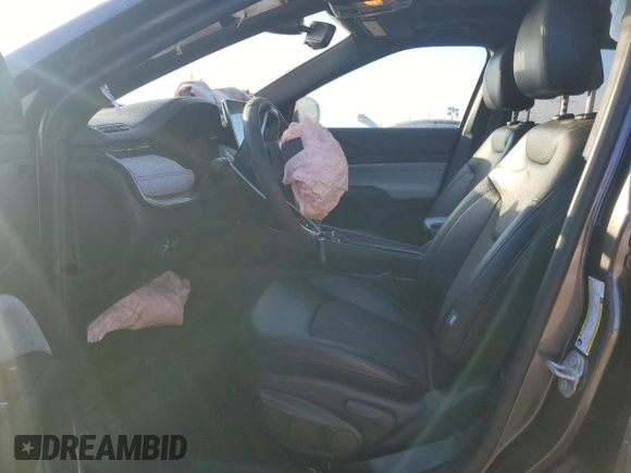 2024 Jeep Compass Latitude с VIN 3C4NJDBNXRT585916, выставлен на аукционе Copart как лот 42536685 с пробегом 12 309 миль миль и Списание • Salvage title. История ставок и продаж доступна на DreamBid. Изображение 7.