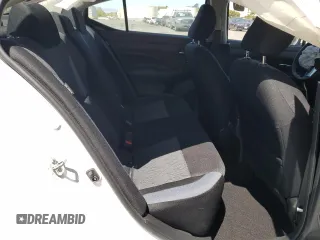 2025 Nissan Versa SV z VIN 3N1CN8EV1SL817021, wystawiony jako Copart lot #58667985 z przebiegiem 14 085 mil mil oraz Szkoda całkowita • Salvage title. Historia ofert i sprzedaży dostępna na DreamBid. Obrazek 10.