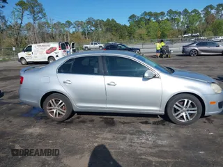 2005 Volkswagen Jetta 2.5L с VIN 3VWDF71K65M608938, выставлен на аукционе IAAI как лот 41880658 с пробегом 108 701 миль миль и . История ставок и продаж доступна на DreamBid. Изображение 13.