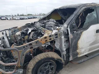 2019 Ford F-250 z VIN 1FD7W2BT8KEC91512, wystawiony jako IAAI lot #40410739 z przebiegiem Nie podano mil oraz . Historia ofert i sprzedaży dostępna na DreamBid. Obrazek 6.