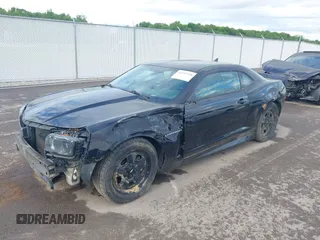 2011 Chevrolet Camaro 2LT z VIN 2G1FC1ED9B9202646, wystawiony jako IAAI lot #42197210 z przebiegiem 177 451 mil mil oraz . Historia ofert i sprzedaży dostępna na DreamBid. Obrazek 20.