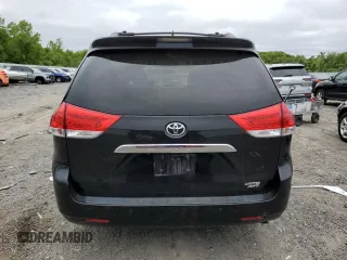 2011 Toyota Sienna XLE z VIN 5TDDK3DC6BS003695, wystawiony jako Copart lot #56868305 z przebiegiem 171 865 mil mil oraz Czysty tytuł • Clean title. Historia ofert i sprzedaży dostępna na DreamBid. Obrazek 6.