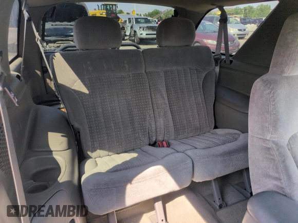 1998 Chevrolet Blazer LS with VIN 1GNCT18W5WK236585, listed as a Copart auction lot 62900435 with 123,272 mi miles and Salvage title. Bid and sale history available at DreamBid. Image 11.