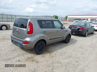2013 Kia Soul with VIN KNDJT2A52D7595996, listed as a IAAI auction lot 41974905 with 138,953 mi miles. Bid and sale history available at carsss.com. Image 4.