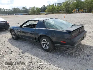 1982 Pontiac Firebird z VIN 1G2AX87H9CL548192, wystawiony jako Copart lot #79887554 z przebiegiem 109 953 mil mil oraz Czysty tytuł • Clean title. Historia ofert i sprzedaży dostępna na DreamBid. Obrazek 2.