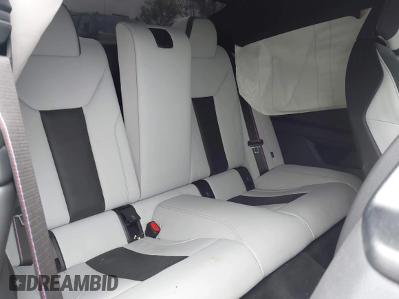2024 BMW M4 Competition xDrive z VIN WBS43AZ07RCR10248, wystawiony jako IAAI lot #42196536 z przebiegiem 1 718 mil mil oraz . Historia ofert i sprzedaży dostępna na DreamBid. Obrazek 8.