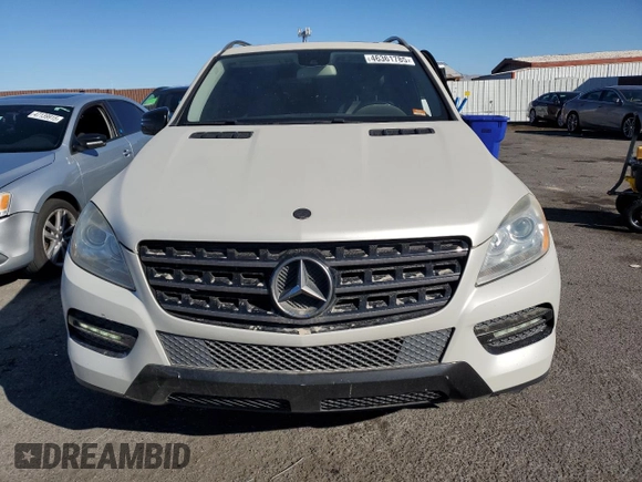 2015 Mercedes-Benz M ML 350 with VIN 4JGDA5JB1FA601587, listed as a Copart auction lot 46361785 with 140,942 mi miles and Salvage Title. Bid and sale history available at carsss.com. Image 5.