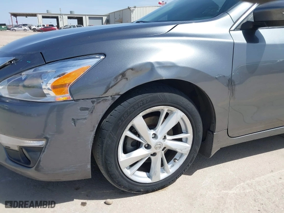 2014 Nissan Altima 2.5 SV with VIN 1N4AL3AP7EC425946, listed as a IAAI auction lot 41712045 with 227,734 mi miles. Bid and sale history available at carsss.com. Image 6.