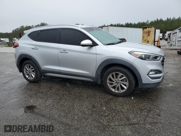 2017 Hyundai Tucson SE z VIN KM8J33A48HU278031, wystawiony jako Copart lot #49918545 z przebiegiem 125 382 mil mil oraz Szkoda całkowita • Salvage title. Historia ofert i sprzedaży dostępna na DreamBid. Obrazek 4.