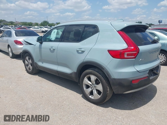 2019 Volvo XC40 Momentum with VIN YV4162UKXK2127207, listed as a IAAI auction lot 42221248 with 44,149 mi miles and . Bid and sale history available at DreamBid. Image 3.